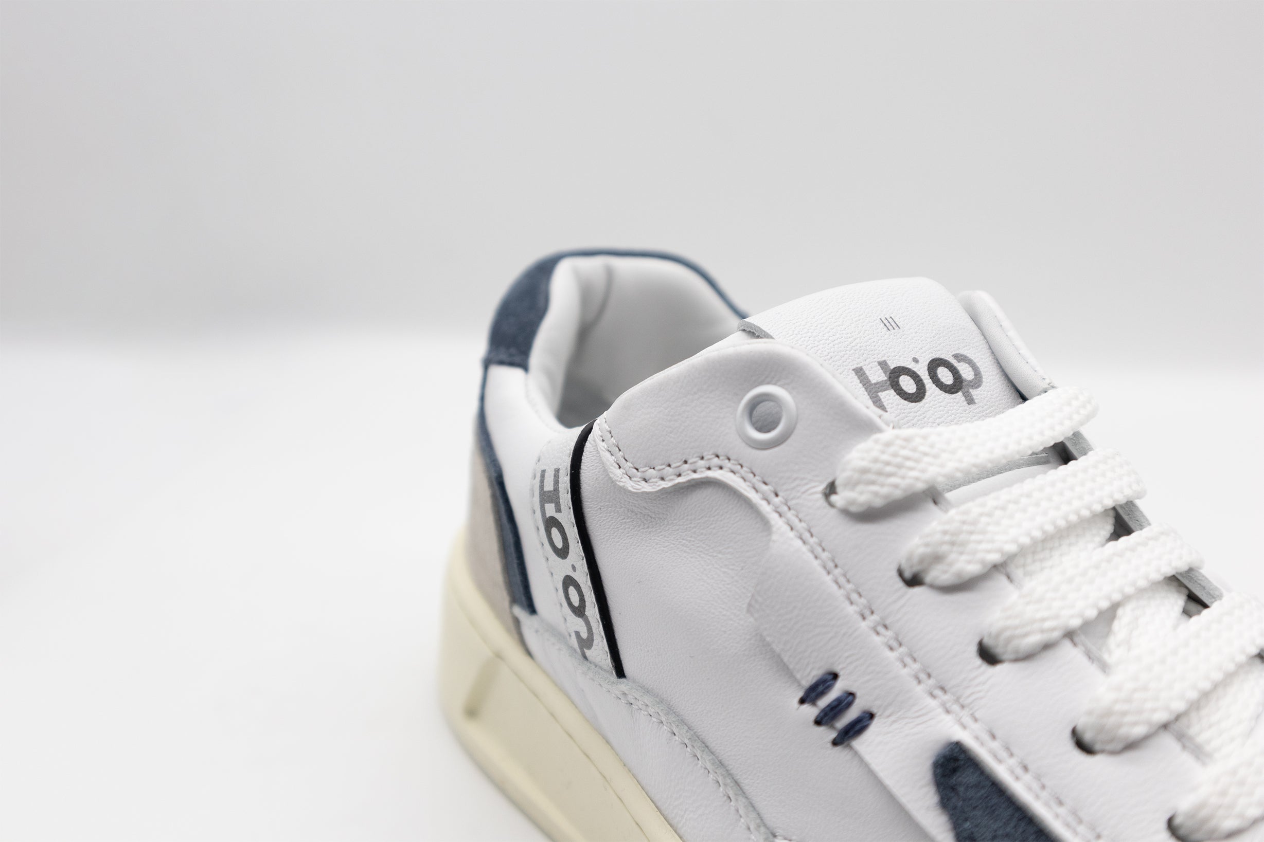 START WHITE GREY JEANS